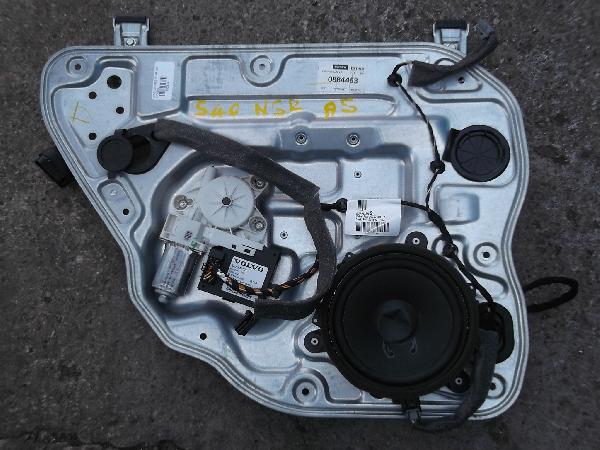 VOLVO S40 PASSENGER WINDOW REGULATOR AND MOTOR 2004-2012