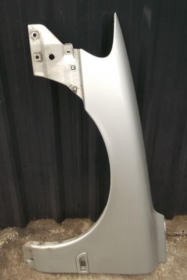 VOLVO V70 PASSENGER FRONT WINGS 2000-2007