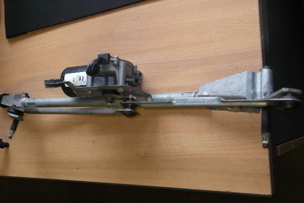 VOLVO V70 FRONT WIPER MOTOR AND LINKAGE 2000-2007