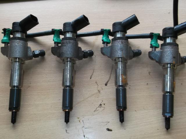 VOLVO 1.6 DIESEL D2 INJECTORS X4