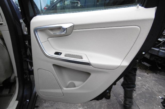 VOLVO XC60 DRIVERS DOOR CARD 2010