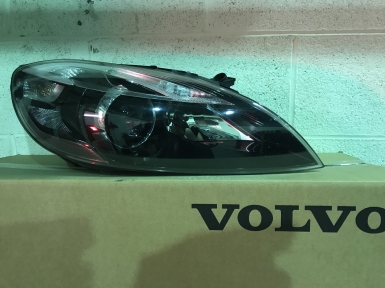 VOLVO V40 AND V40 CROSS COUNTRY DRIVERS ZENON HEADLAMP 2012-2020