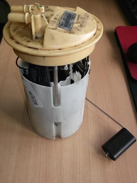 VOLVO V50 D5 DIESEL IN TANK FUEL PUMP 2004-2010
