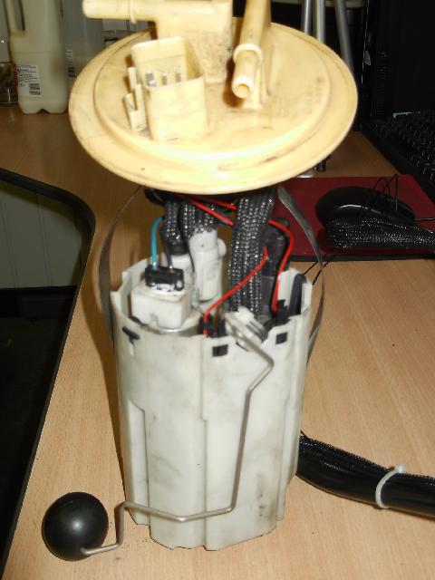 VOLVO V70 IN TANK HIGH PRESSURE FUEL PUMP FOR ENGINE T5 ENGINE CODE B5244T5 2005-2007