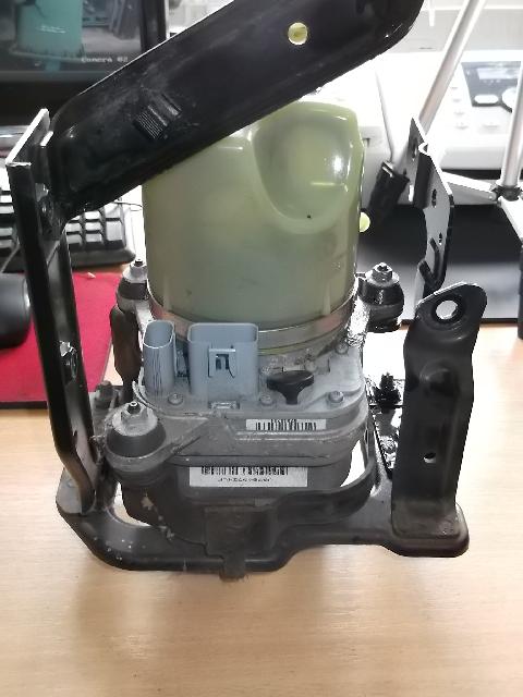 VOLVO V50 1.8 PETROL POWER STEERING PUMP 2004-2007