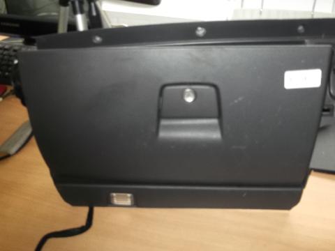 VOLVO V50 GLOVE BOX AND LID 2004-2013