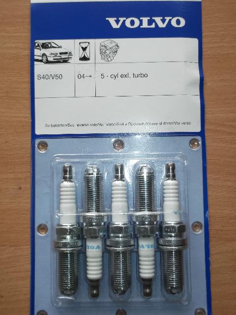 VOLVO V50 2.4 PETROL SPARK PLUGS 2004-2010
