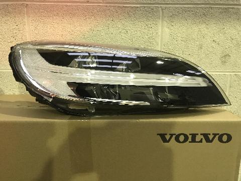 VOLVO V40 AND V40 XC DRIVERS L.E.D HEADLAMP 2016-2020