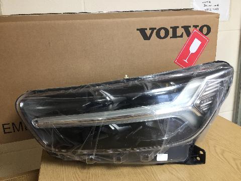 VOLVO XC40 HEADLIGHT 2018-2022